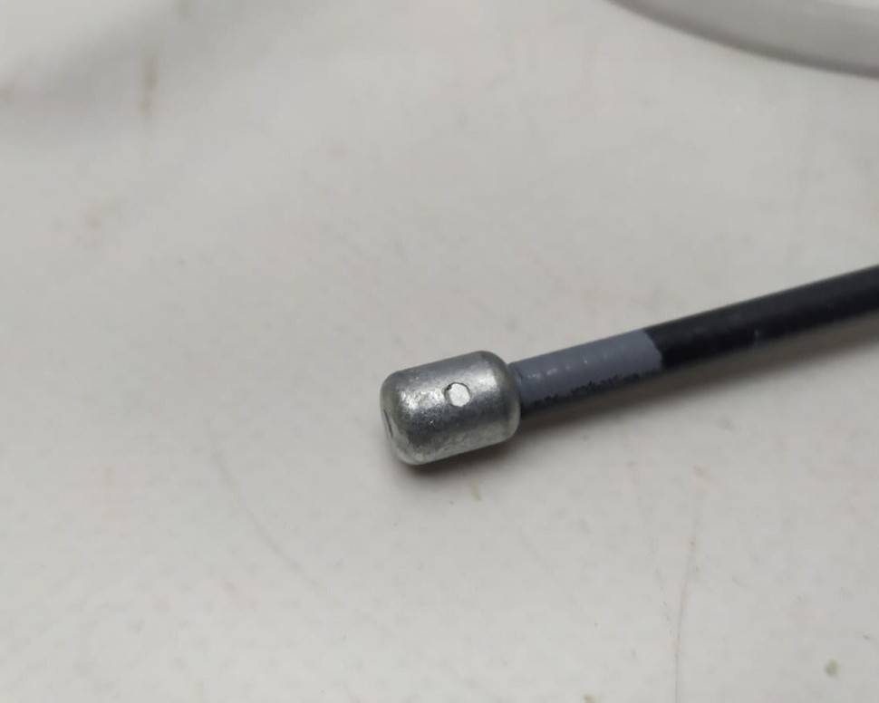 Трос капота \\ VOLVO S80 II, XC70 II, V70 III \\ VOLVO (Original) 30671768