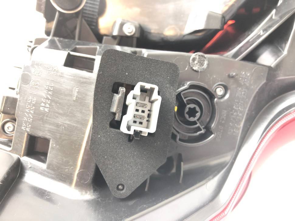 Фонарь задний левый Volvo V90 II, V90 CC \\ VOLVO Original 32293876