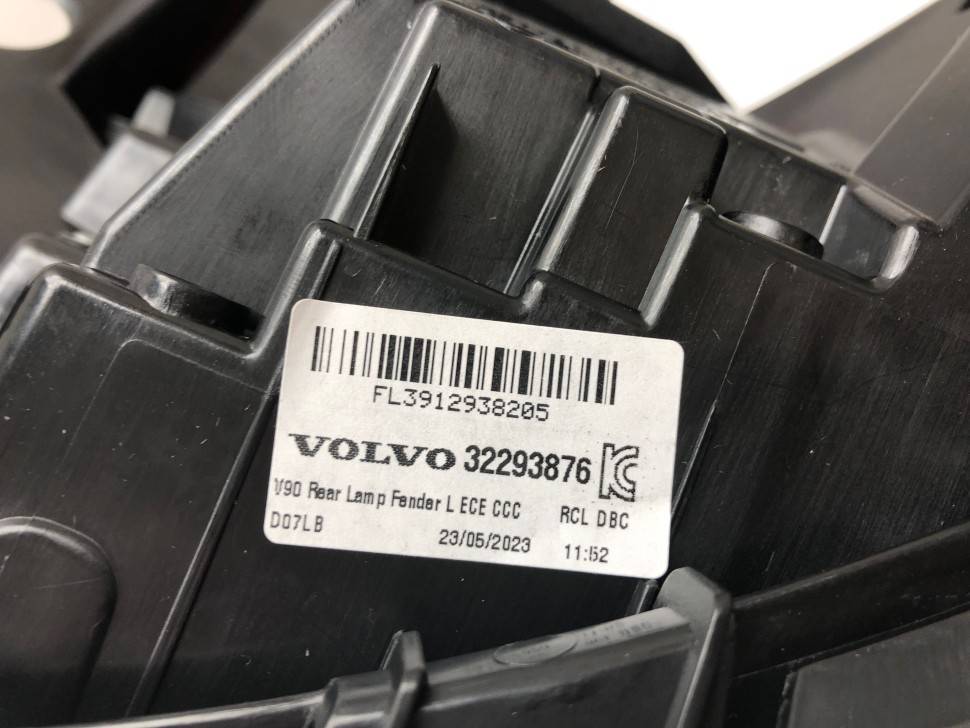 Фонарь задний левый Volvo V90 II, V90 CC \\ VOLVO Original 32293876
