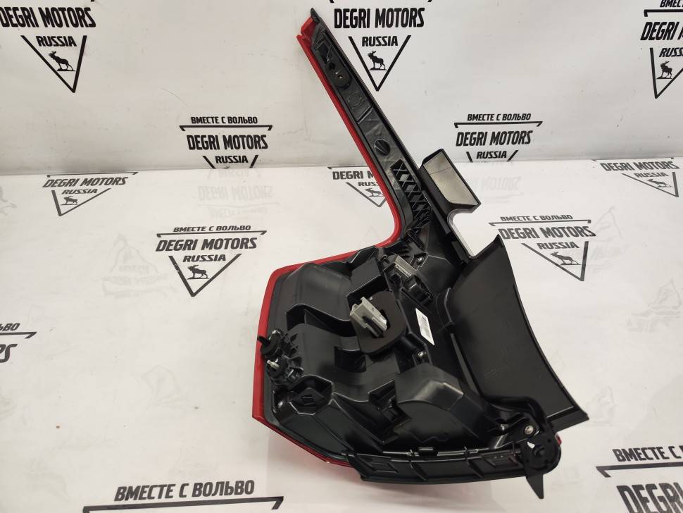 Фонарь задний правый LED Volvo XC90 II \\ SW Parts SW31655916