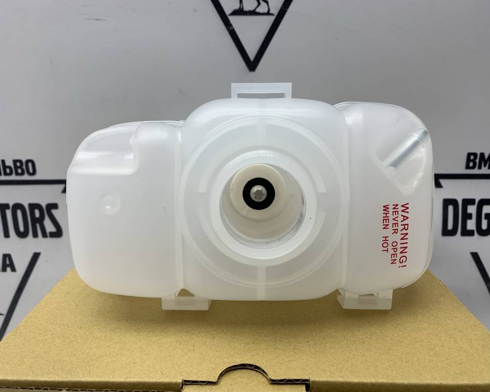 Расширительный бачок \\ VOLVO S60, S80, XC70, XC90 \\ GParts VO30741973