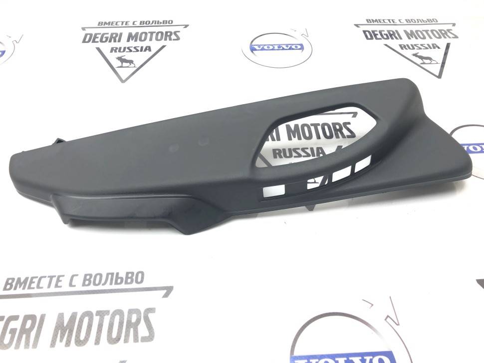 Боковая крышка переднего левого сиденья серая Вольво Volvo S60 II, V60, S60CC, V60CC, S80 II, V70 III, XC70 II, XC60 \\ под электроуправление \\ VOLVO Original 39810505
