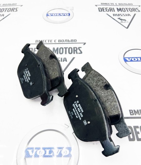 Тормозные колодки передние VOLVO XC60 17'' \\ 0 986 494 305 \\ Bosch  (Германия)