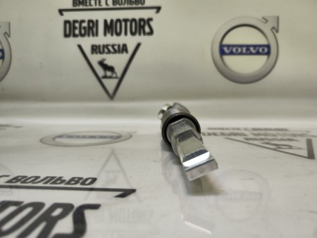 Рулевой карданчик VOLVO S60, V70, XC70, S80 \\ VOLVO (Original) 3409939