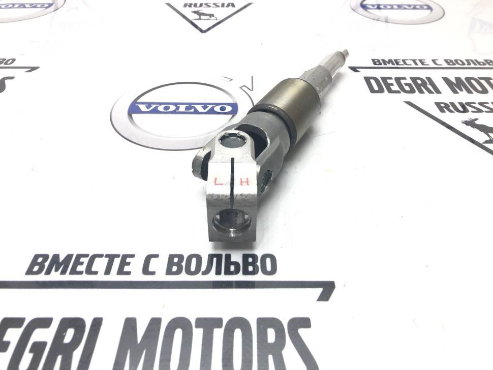 Рулевой карданчик VOLVO S60, V70, XC70, S80 \\ VOLVO Original 30741950