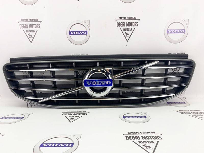 Решетка радиатора декоративная Вольво XC60 \\ 14-18 \\ VOLVO Original 31333833