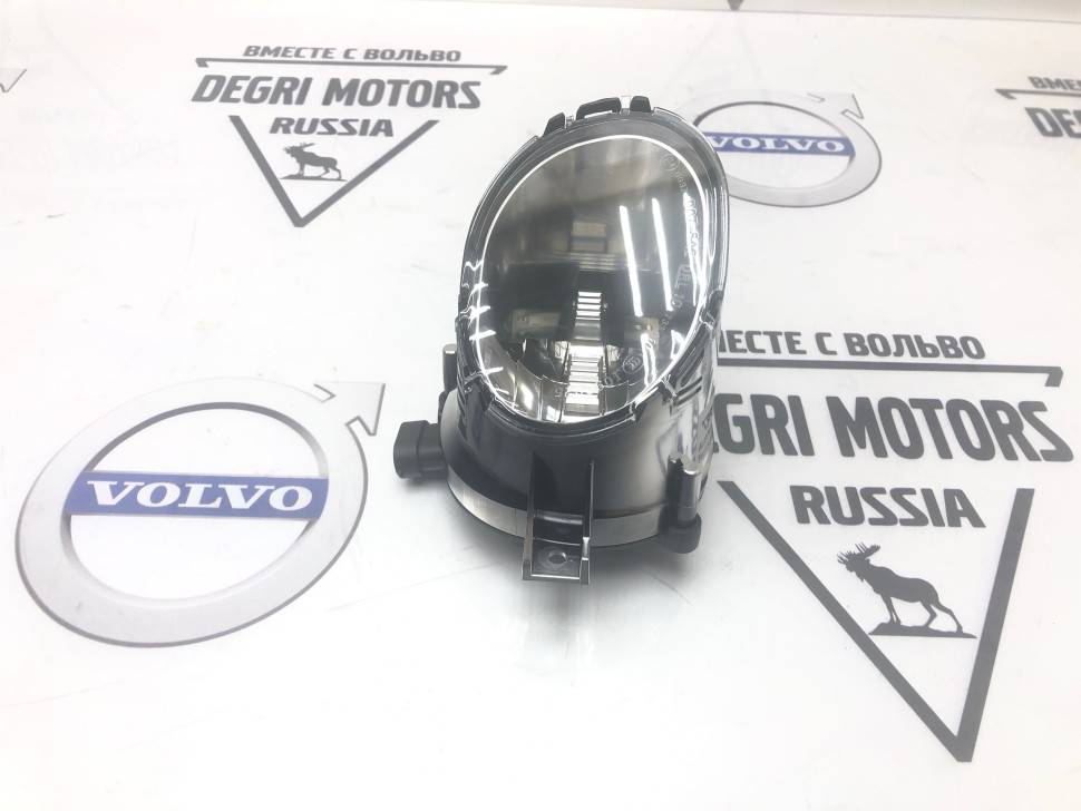Дневная ходовая фара левая Вольво XC70 II 2014- \\ VOLVO original 31383204