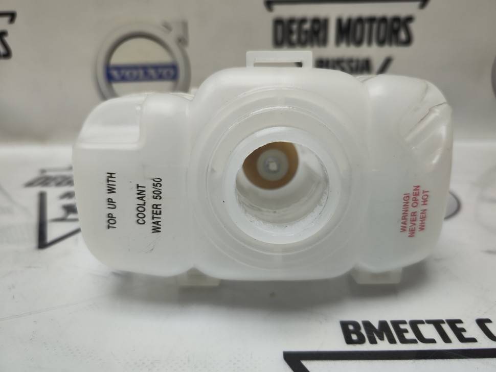 Расширительный бачок \\ VOLVO S60, S80, V70II, XC70, XC90 \\ 1 отвод \\ Scan Tech SW30741154