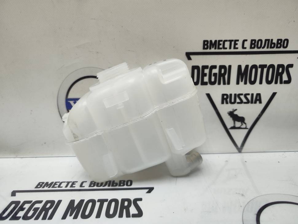 Расширительный бачок \\ VOLVO S60, S80, V70II, XC70, XC90 \\ 1 отвод \\ Scan Tech SW30741154