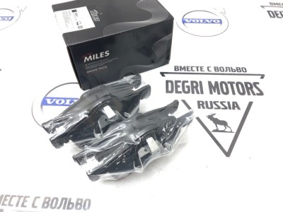 Тормозные колодки передние VOLVO S60, S80, V70 II, XC70 \\ Miles E400310
