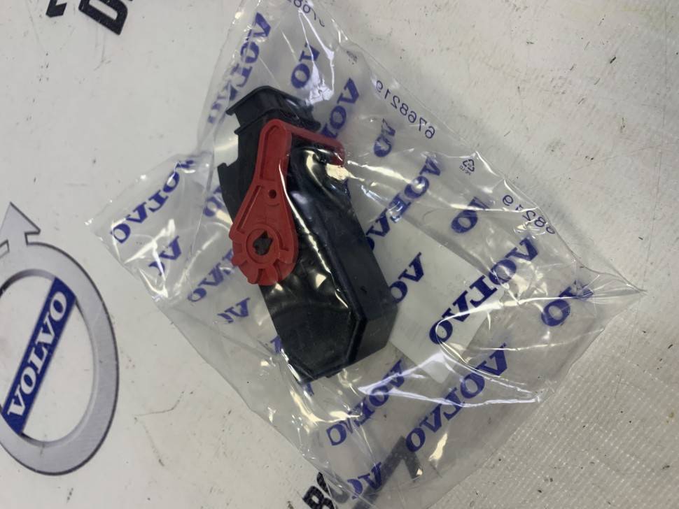 Корпус разъема моторного жгута для Вольво \\ VOLVO Original 8690910