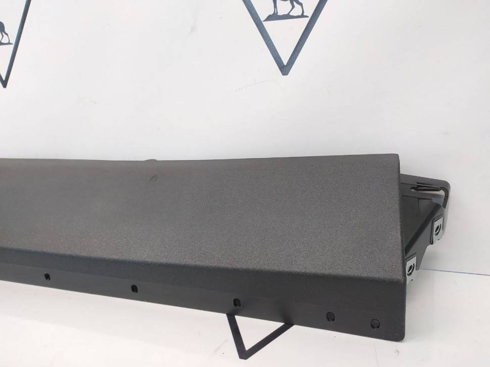 Накладка порога правого Volvo XC60 II \\ VOLVO Original 31420623