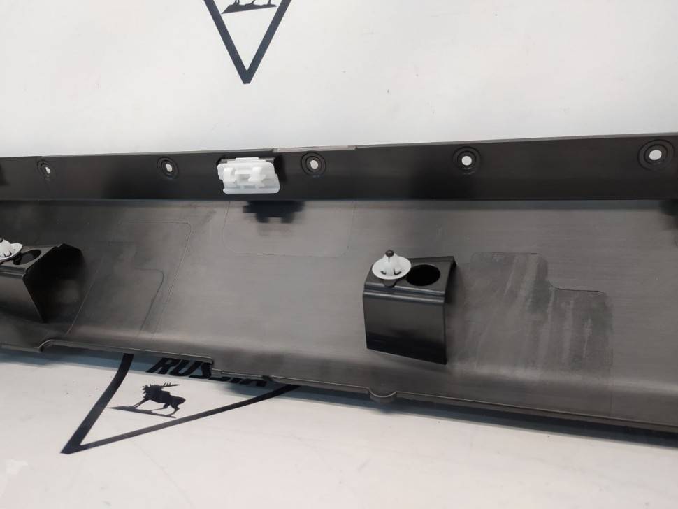 Накладка порога правого Volvo XC60 II \\ VOLVO Original 31420623