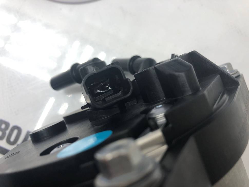 Фильтр топливный в сборе S60 II, S80 II, XC60, XC70 II, V40, V70 III \\ D4162Txx D4164Txx \\ VOLVO Original 31422125