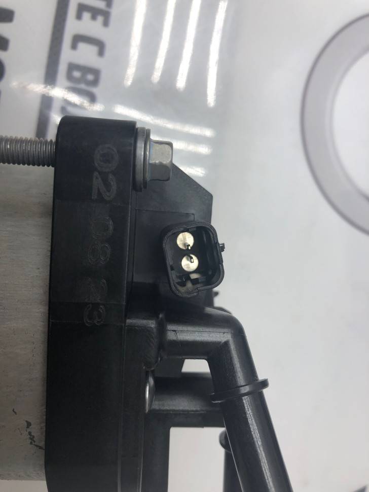 Фильтр топливный в сборе S60 II, S80 II, XC60, XC70 II, V40, V70 III \\ D4162Txx D4164Txx \\ VOLVO Original 31422125