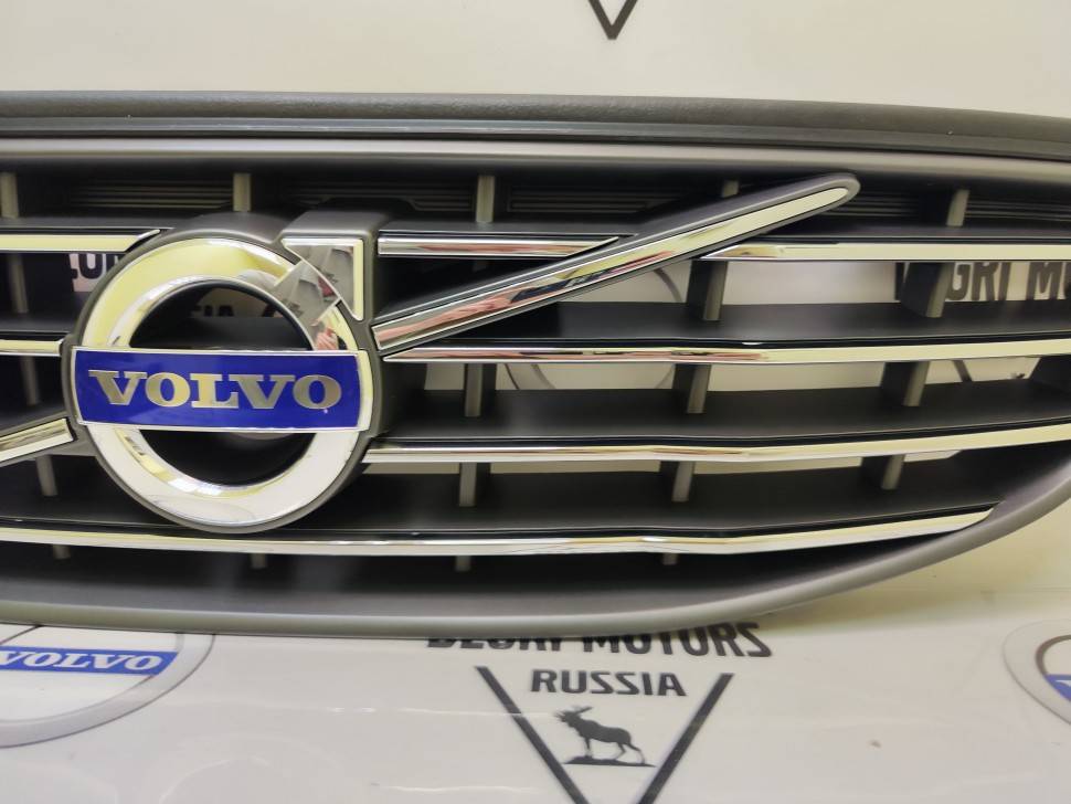 Решетка радиатора декоративная Вольво XC60 \\ для России \\ VOLVO Original 31383752