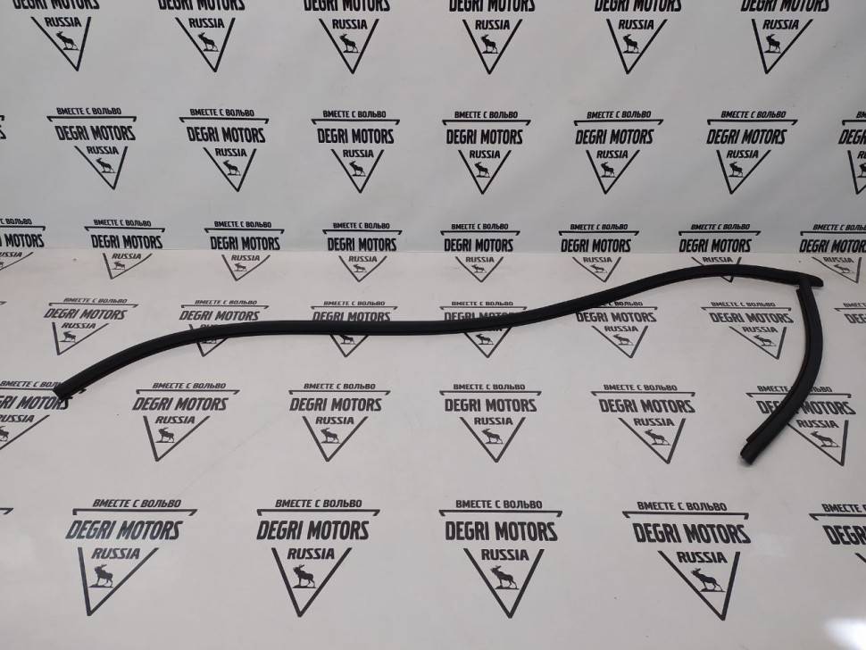 Уплотнение правой накладки порога Volvo XC60 II \\ VOLVO Original 31424690