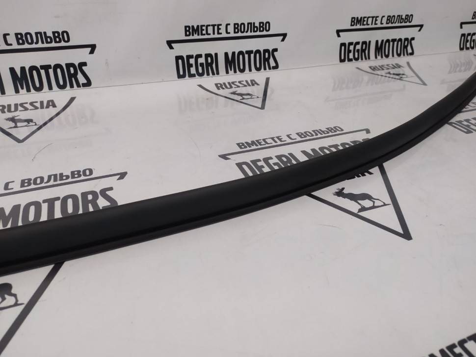 Уплотнение правой накладки порога Volvo XC60 II \\ VOLVO Original 31424690