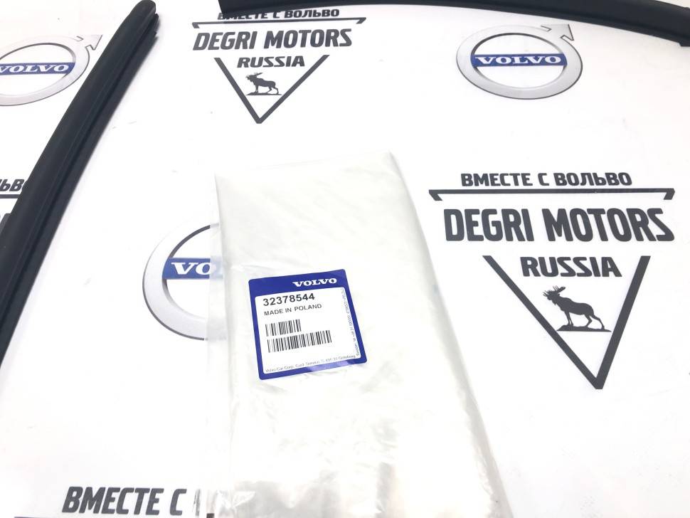 Уплотнение правой накладки порога Volvo XC60 II \\ VOLVO Original 32378544