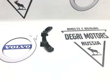Крепление лючка бензобака \\ VOLVO  S60, S80, V70 II, XC70, XC90 \\ VOLVO Original 31265160