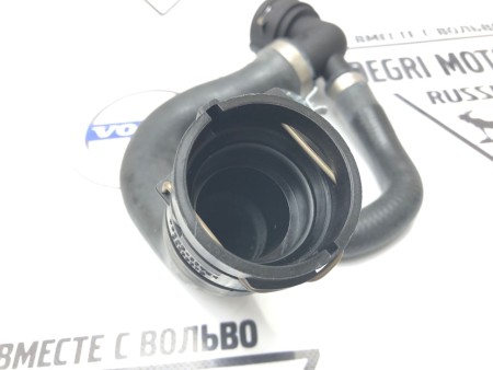 Шланг радиатора Volvo S60 II, S80 II, V60, V70 III, XC70 II, XC60 \\ VOLVO Original 32249279