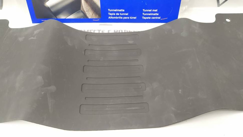 Коврик туннеля резиновый Вольво S80II, XC70II \\ черный \\ VOLVO (Original) 30661603