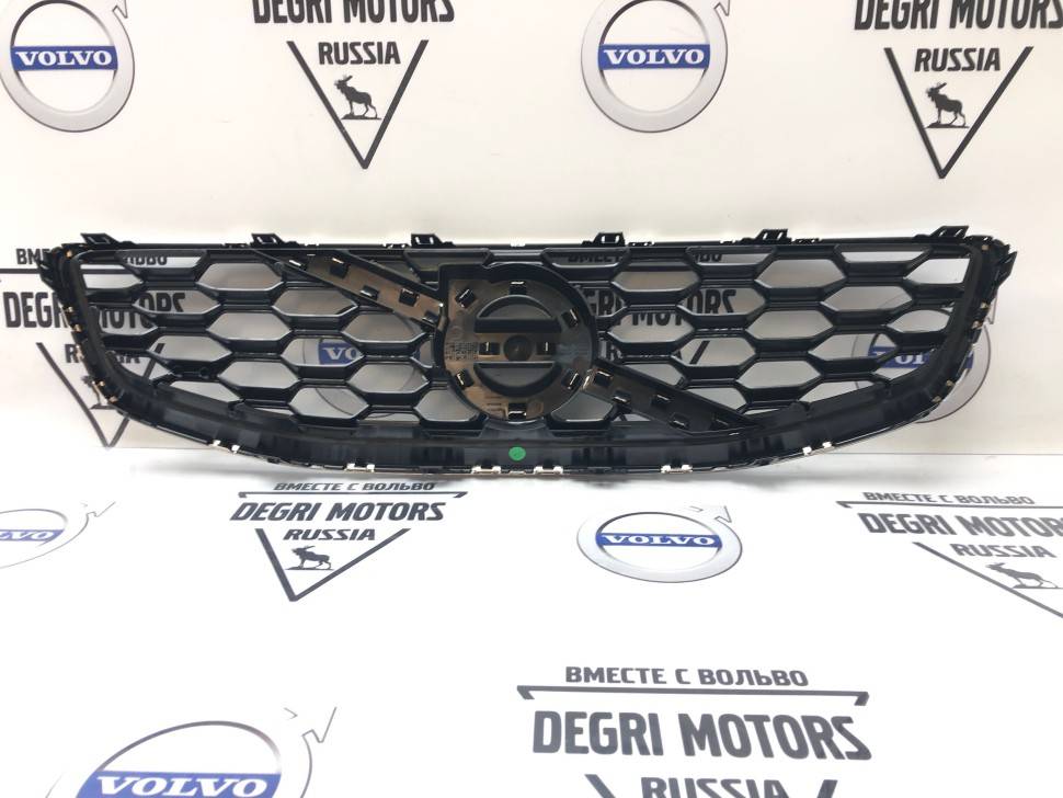 Решётка радиатора декоративная Вольво C30 (2010-2013) \\ VOLVO (Original) 31290845