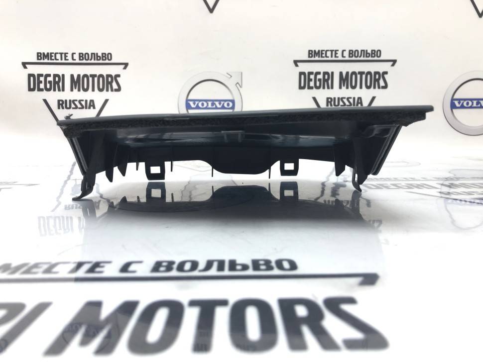 Крышка аккумуляторной коробки АКБ VOLVO S60 II, V60, S60CC, V60CC, S80 II, XC60, XC70 II \\ VOLVO Original 31402984