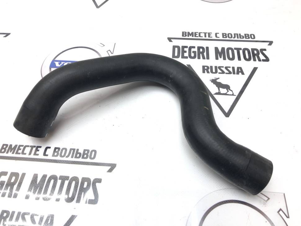 Патрубок радиатора Вольво S60, S80, XC70, XC90 \\ VOLVO (Original) 30680912