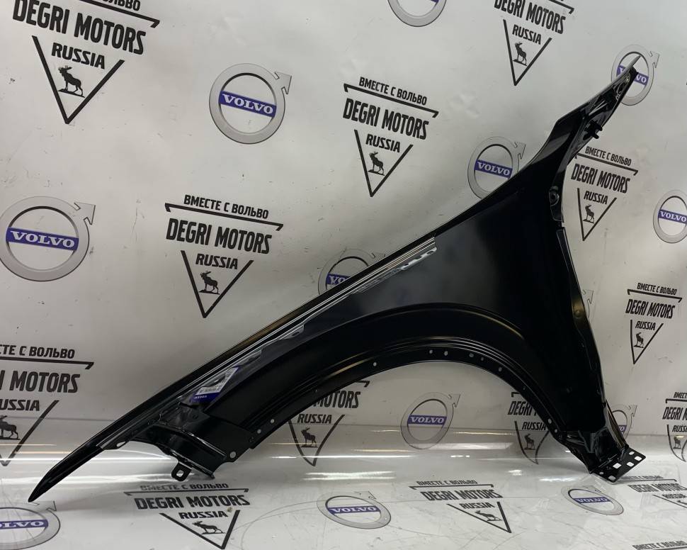 Переднее крыло \\ VOLVO (Original) 31651676