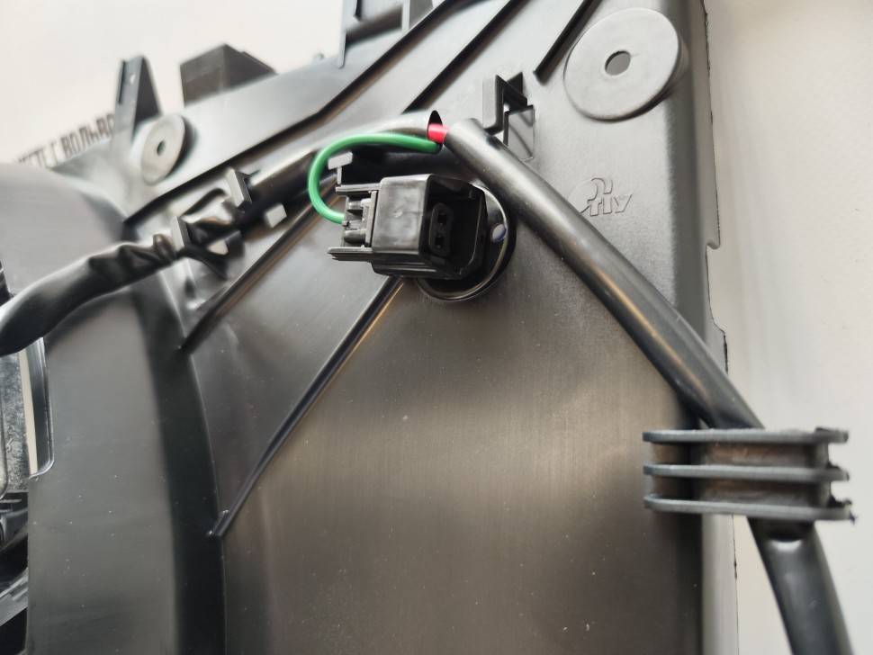 Вентилятор охлаждения радиатора VOLVO S60 S80 XC70 V70 \\ с блоком управлен \\ GP - German Parts VO30680547