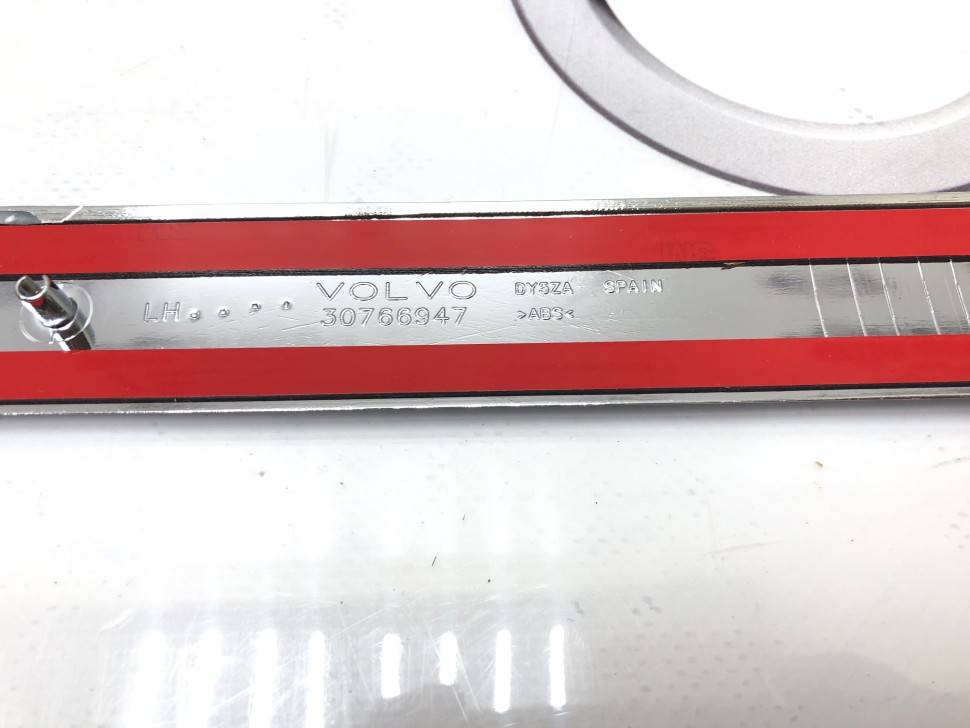 Молдинга двери задней левой (нижний хром) Вольво S80 II, S80L \\ VOLVO Original 30766947