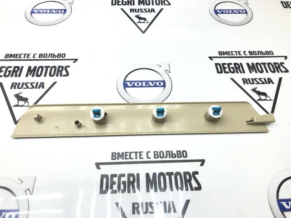 Молдинг порога передний левый Volvo S60 II, V60, S60CC, V60CC, S80 II, V70 III, XC70 II \\ VOLVO Original 39810365