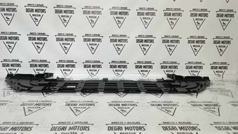 Брызговик радиатора переднего бампера VOLVO XC90 II \\ VOLVO Original 31404141