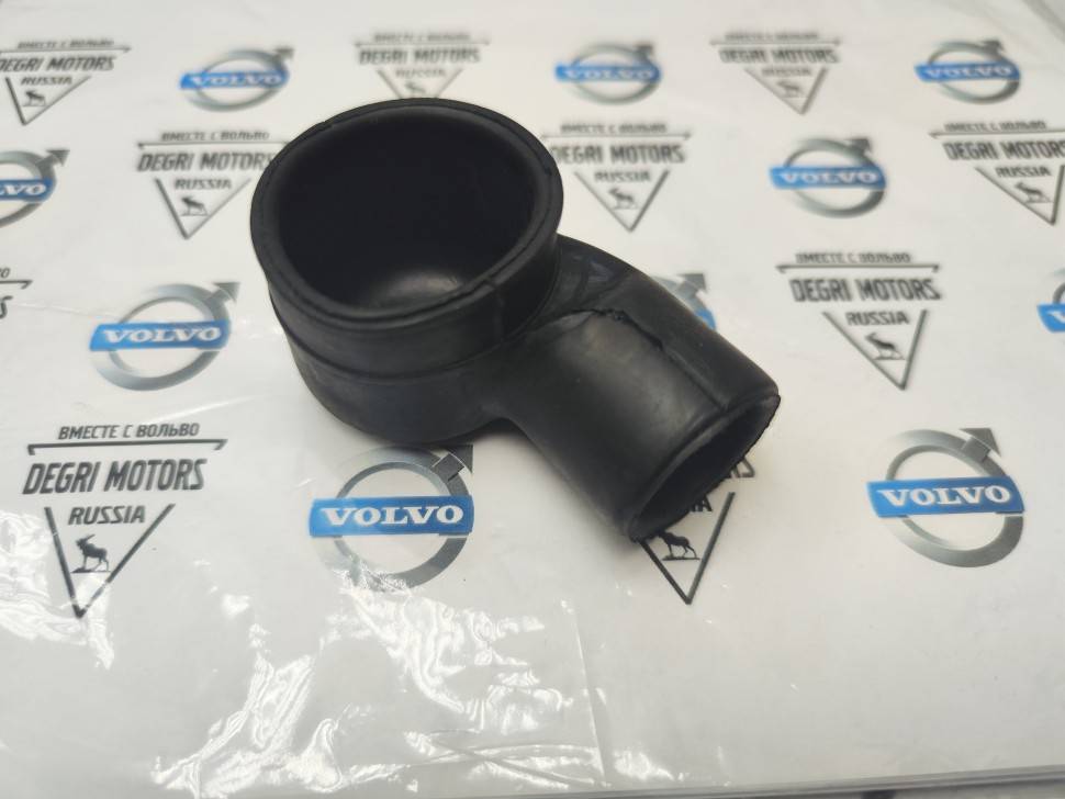 Шланг маслоуловителя VOLVO S60 S80 XC70 XC90 \\ 5 цилиндров с 2003 года \\ SWPARTS SW30677388