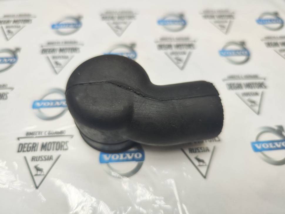 Шланг маслоуловителя VOLVO S60 S80 XC70 XC90 \\ 5 цилиндров с 2003 года \\ SWPARTS SW30677388