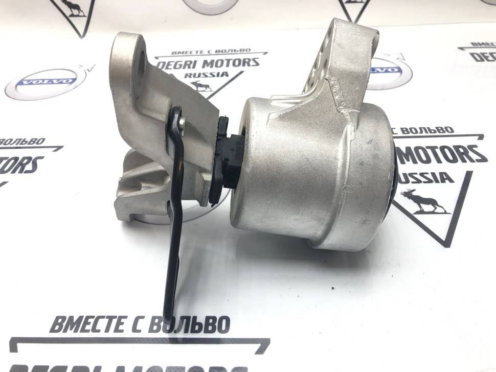 Опора двигателя правая ​Вольво S60 II, V60, S80 II, V70 III, XC60​ \\ VOLVO Original 31262708