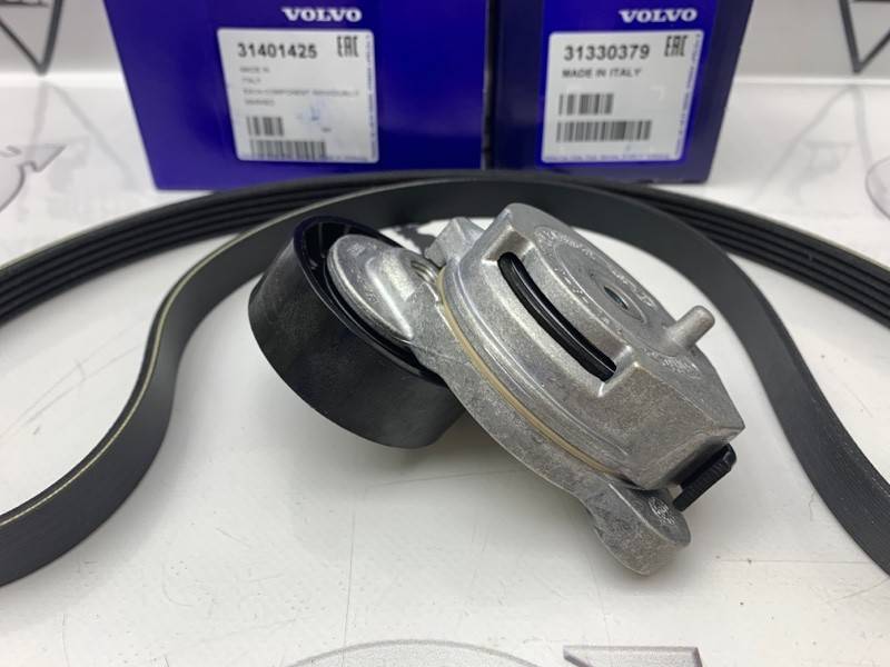 Комплект натяжителя ремня с ремнем и роликом для Вольво S80 II, V70 III, XC70 II, XC60, S60 II \\ Дизель \\ VOLVO Original 31401425
