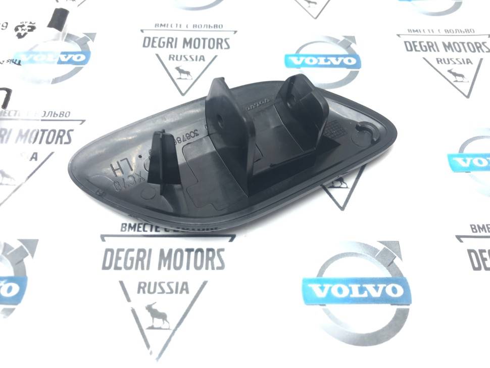 Крышка омывателя левой фары Вольво XC70 II \\ VOLVO Original 39883906