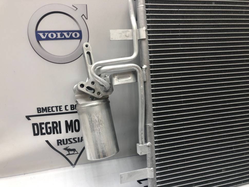 Радиатор кондиционера Volvo S60CC, S60 II, V60, S80 II, V60CC, V70 III, XC70 II, XC60 \\ GParts VO31305212