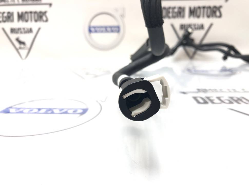 Трубка топливная Volvo C30, C70 II, S40 II, V50 \\ VOLVO Original 31305074