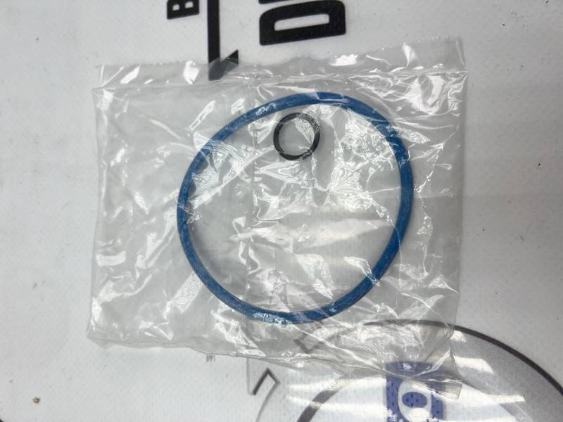 Фильтр топливный Volvo S60, S80, V70 II, XC70, XC90 \\ FILTRON PE981