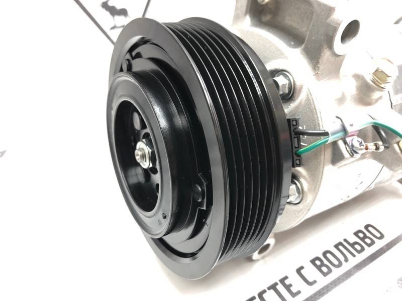 Компрессор кондиционера Volvo XC60 II, XC90 II, S60 II, S90 II, V90CC, V40CC \\ VOLVO Original 36010255