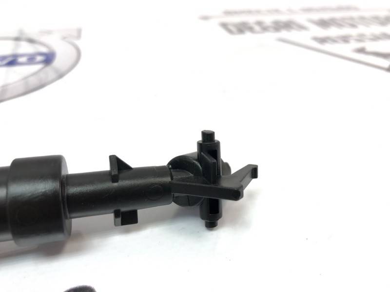 Форсунка омывателя фары левой Volvo Xc60 2008-2013 SW31294406