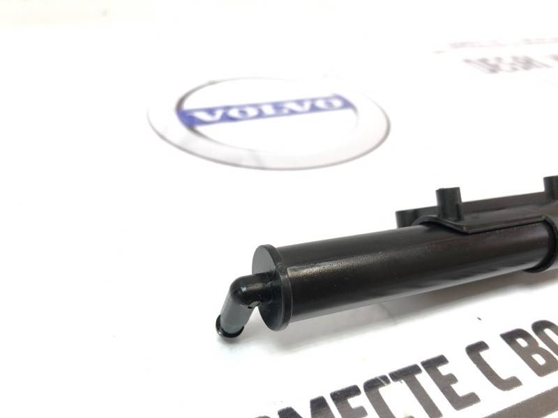 Форсунка омывателя фары левой Volvo Xc60 2008-2013 SW31294406