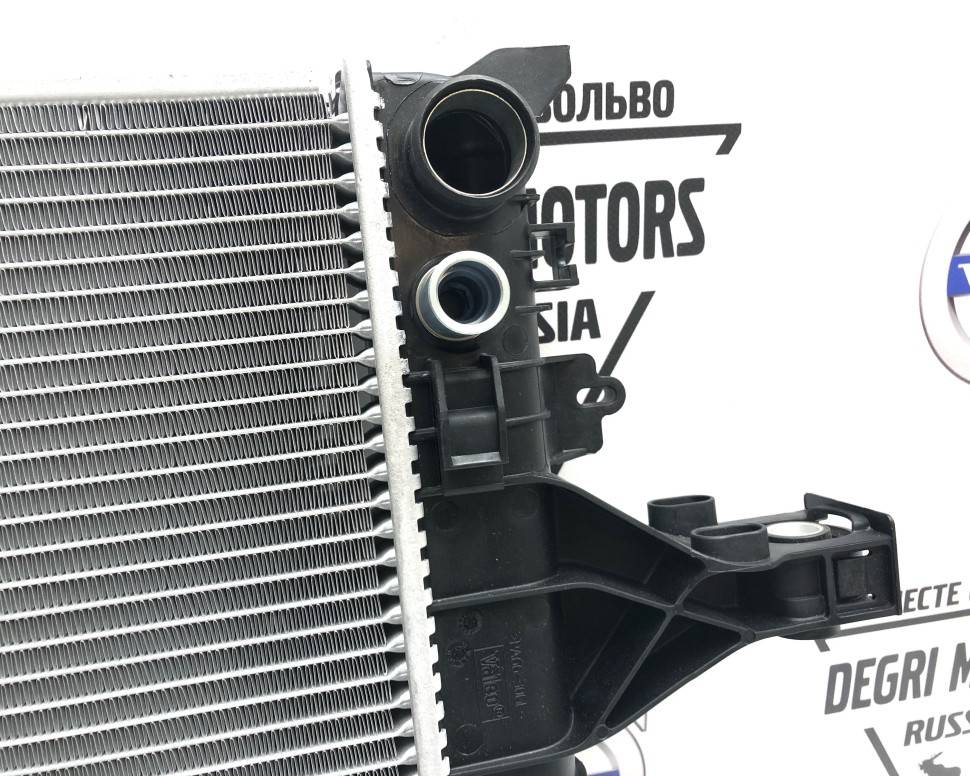 Радиатор охлаждения VOLVO S60, S80, V70, XC70 \\ КПП автомат, механика \\ VOLVO (Original)