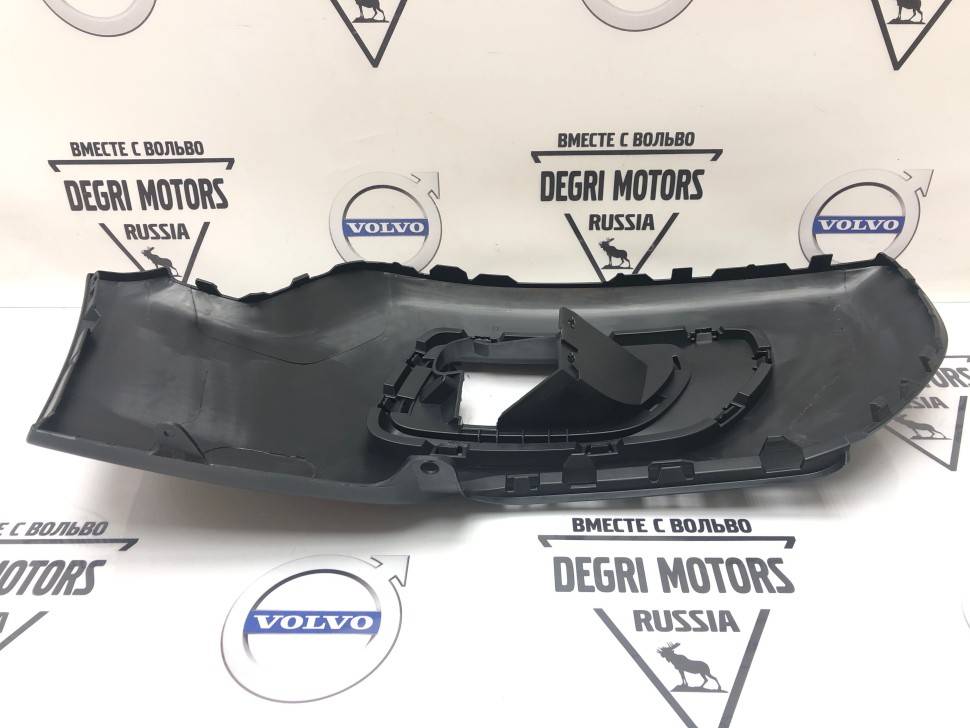 Накладка левая текстурная переднего бампера \\ VOLVO XC70 II \\ GParts AC86116851