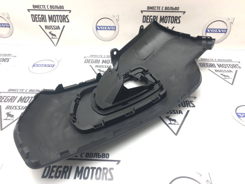 Накладка левая текстурная переднего бампера \\ VOLVO XC70 II \\ GParts AC86116851