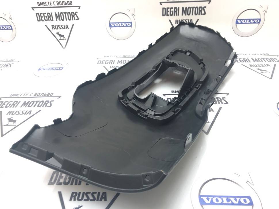 Накладка левая текстурная переднего бампера \\ VOLVO XC70 II \\ GParts AC86116851