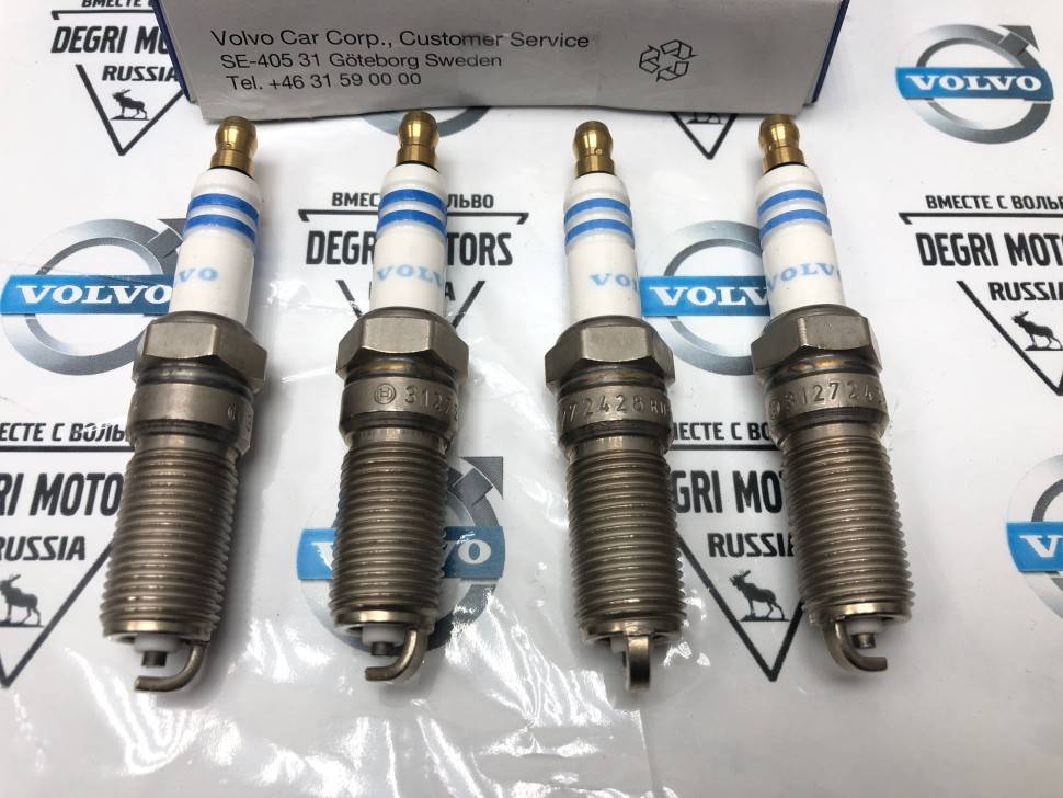 Комплект свечей зажигания VOLVO S40 II, V50, С30 \\ 4 цилиндра \\ VOLVO Original 31272427